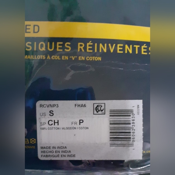 Polo Ralph Lauren V-Neck Classic Fit Undershirt 3-Pack Black, Red, Green - Picture 11 of 12